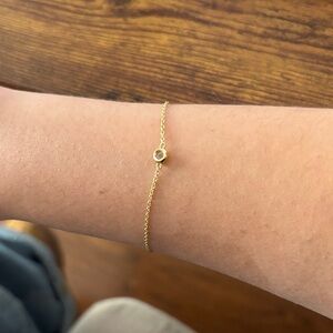 Elegant Gold Bracelet with Crystal Accent